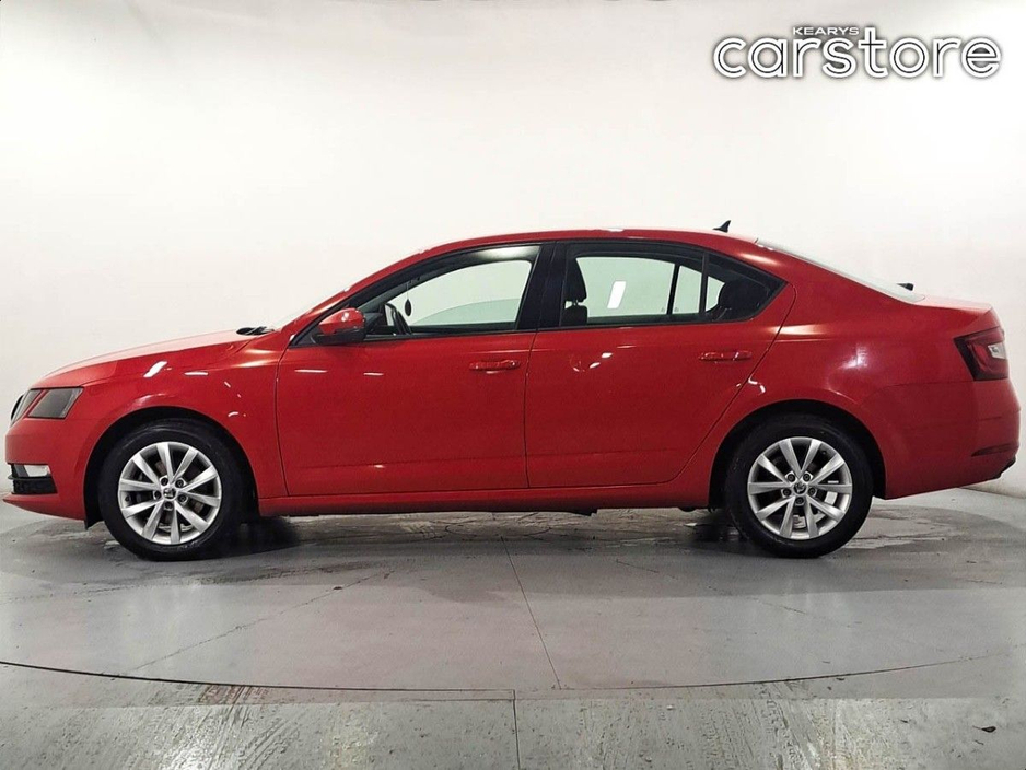 2021 Skoda Octavia - image 6