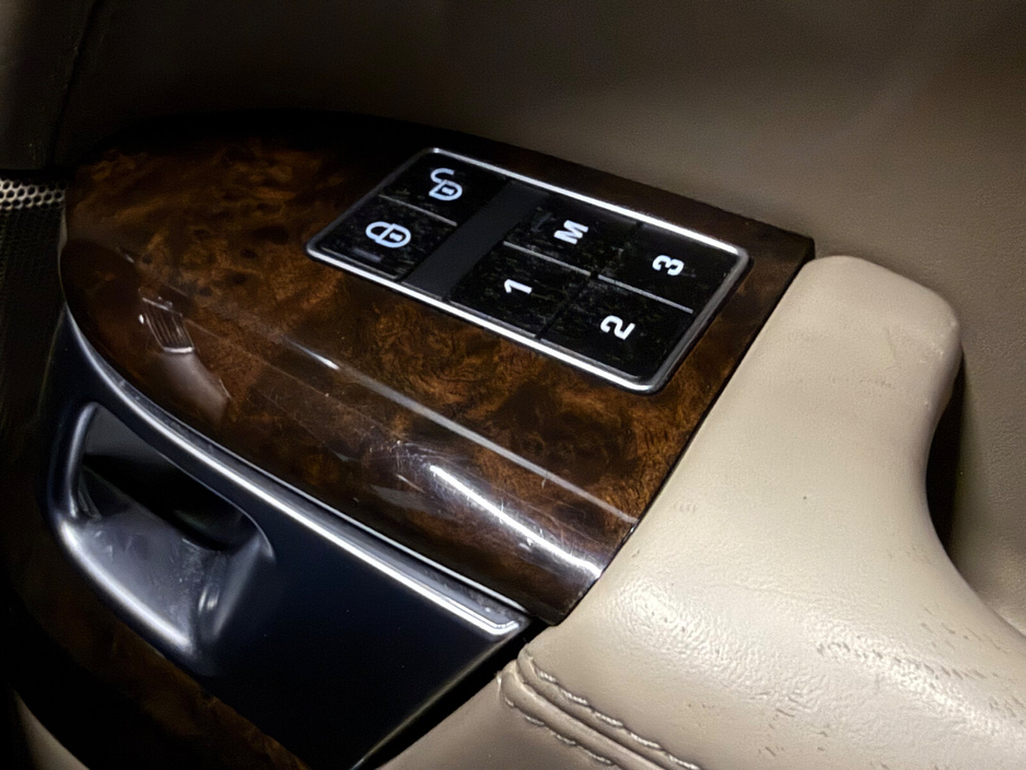 2015 Land Rover Range Rover - image 28