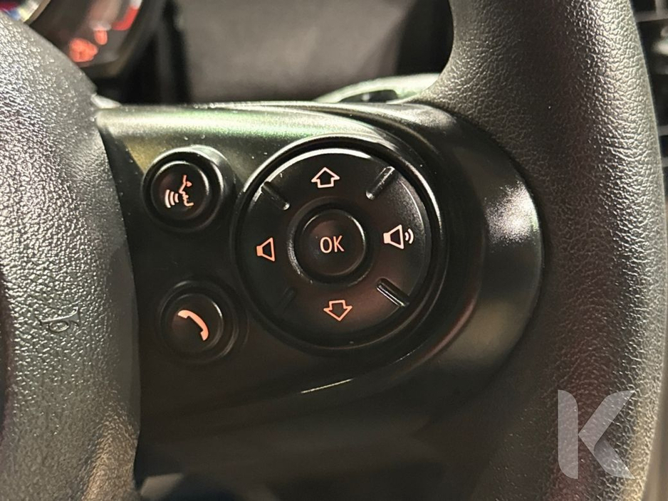 2019 MINI One - image 17