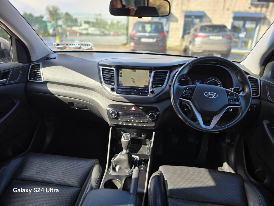 2017 Hyundai Tucson - image 13