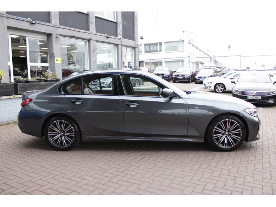 2019 BMW 3 Series - image 3