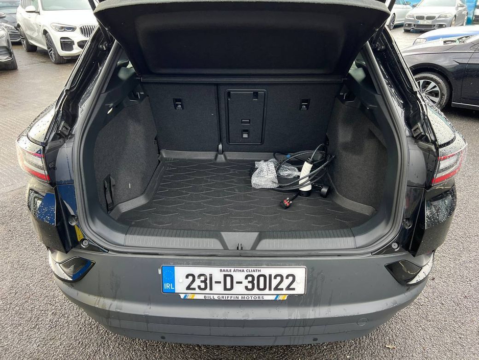 2023 Volkswagen ID.4 - image 13