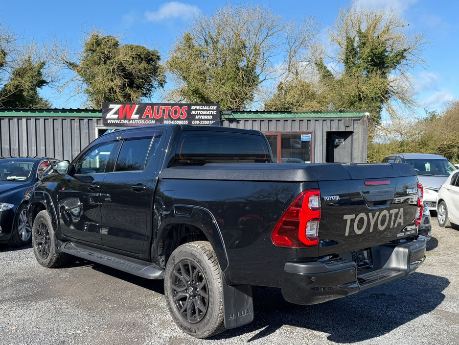2023 Toyota Hilux - image 7