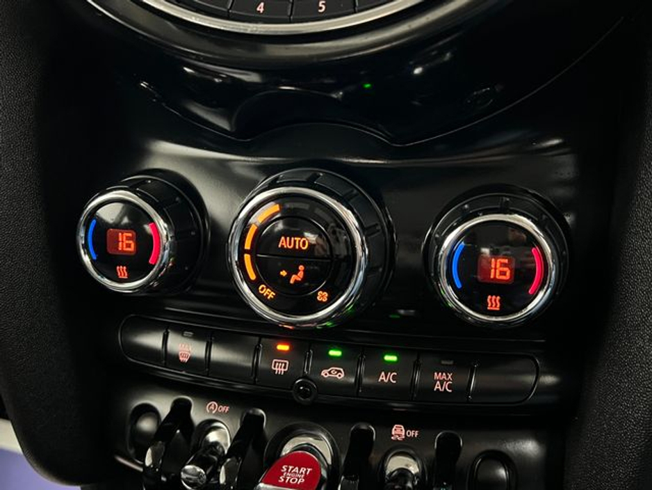 2017 MINI Cooper D - image 35