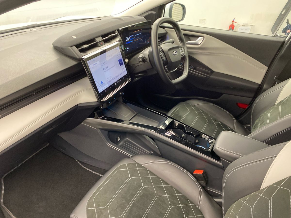 2025 Ford Puma - image 2