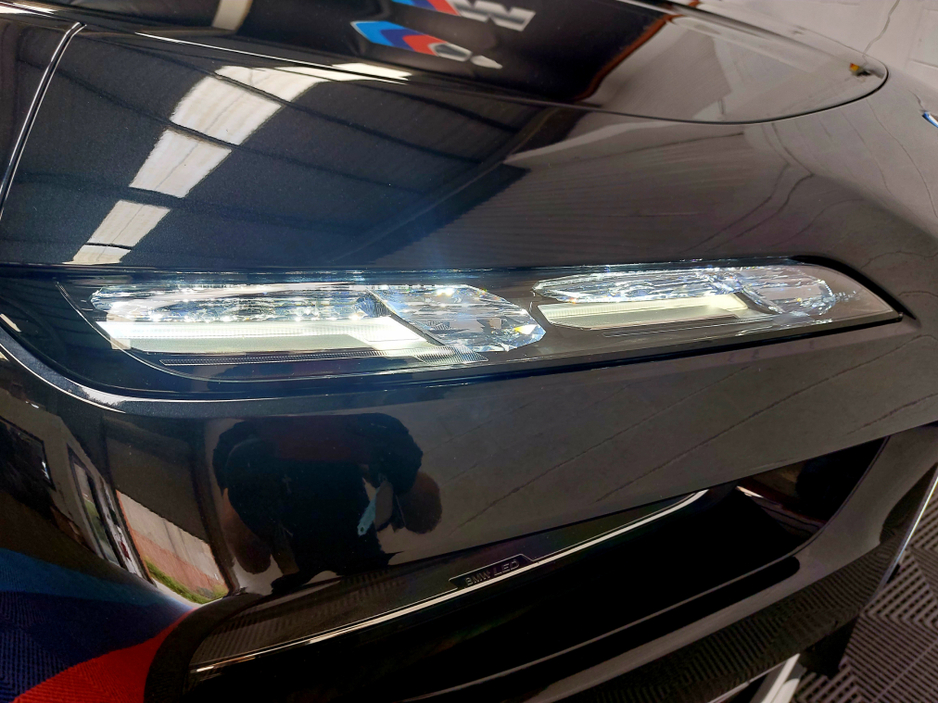 2023 BMW i7 - image 3