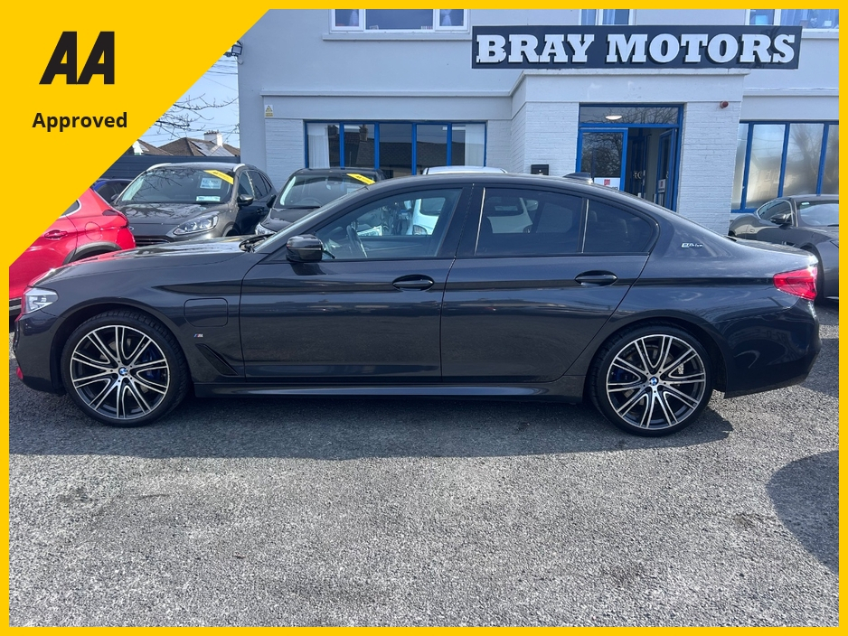 2018 BMW 5 Series - image 3