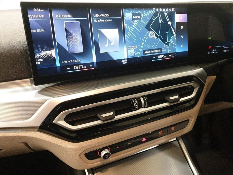 2024 BMW 3 Series - image 8