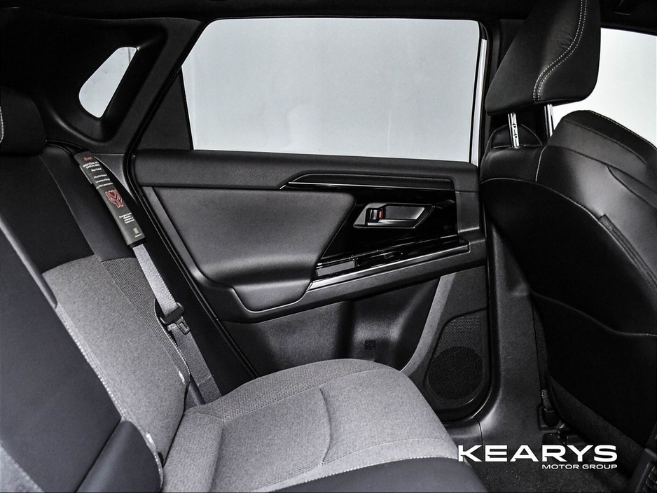 2025 Toyota bZ4X - image 9