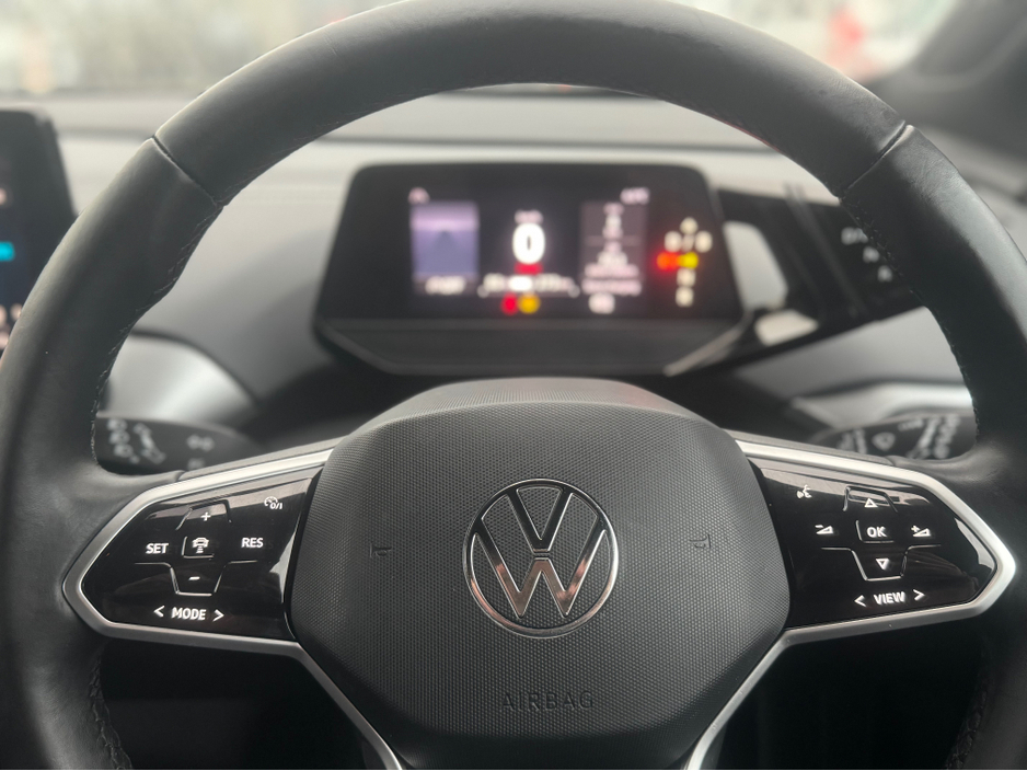 2023 Volkswagen ID.4 PRO 150 KW LIFE 77KWH  • One Owner • Big Battery • Moonstone Grey • Immaculate. €22,950