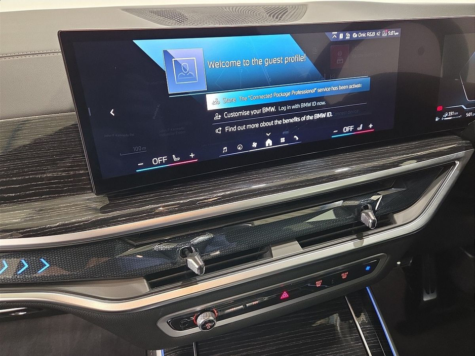 2025 BMW X5 - image 8