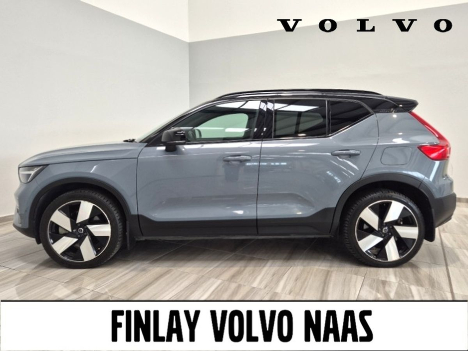 2022 Volvo XC40 - image 5