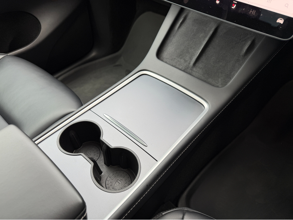 2022 Tesla Model Y - image 18