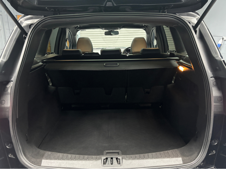 2018 Ford Kuga 1.5 TDCI 120PS FW FWD 4DR ST-LINE €18,500