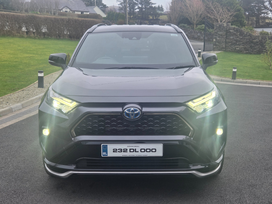 2023 Toyota Rav4 - image 3