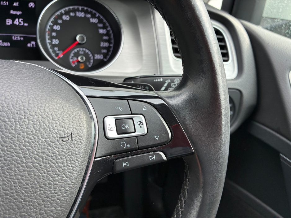 2015 Volkswagen Golf - image 16