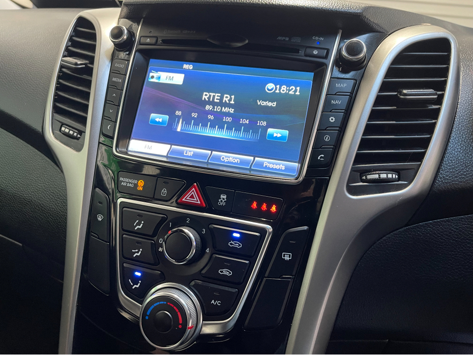 2016 Hyundai i30 - image 13