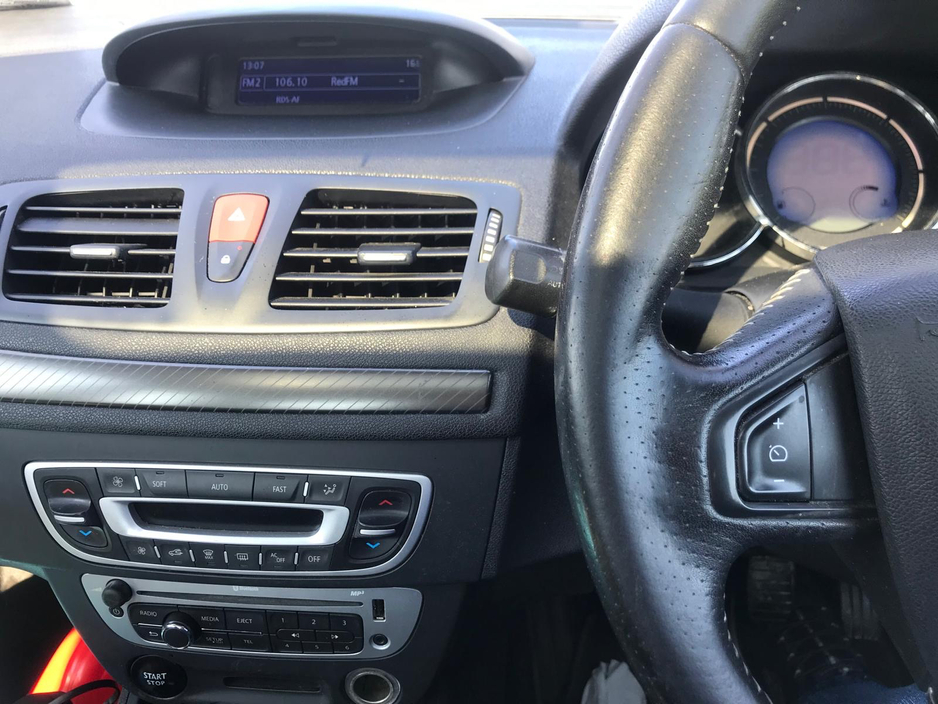 2016 Renault Fluence - image 6