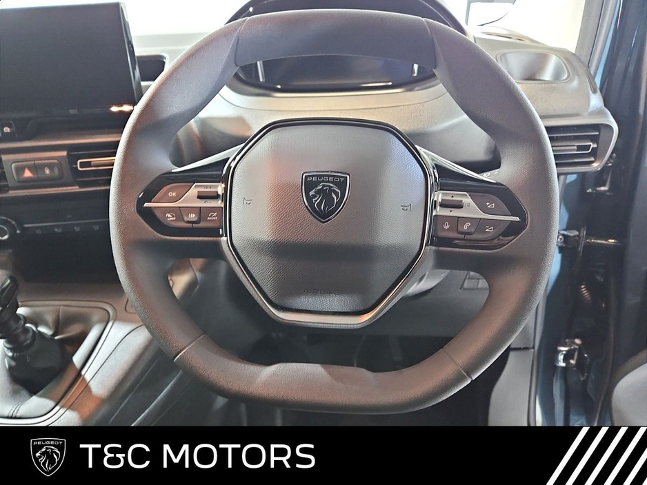 2026 Peugeot Partner - image 13