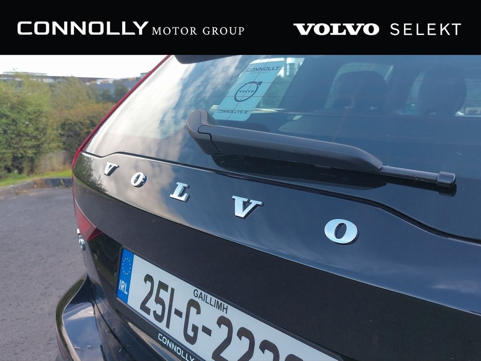 2025 Volvo V60 - image 15