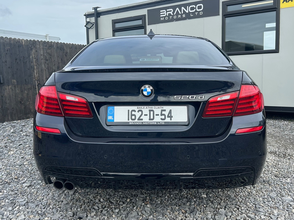 2016 BMW 5 Series - image 7