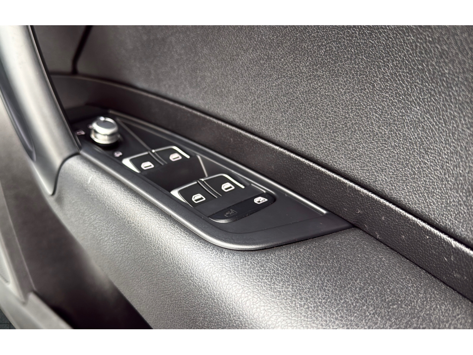 2016 Audi A1 43,000 KMS / AUTO / AS NEW / 1OWNER / 12MONTHS WARRANTY €14,900