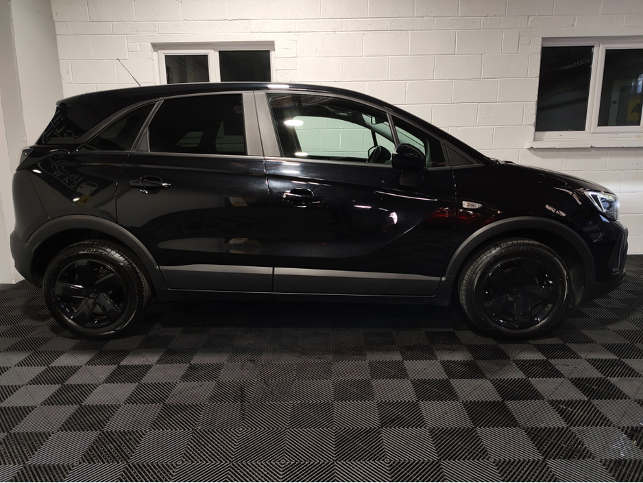 2022 Opel Crossland X - image 14