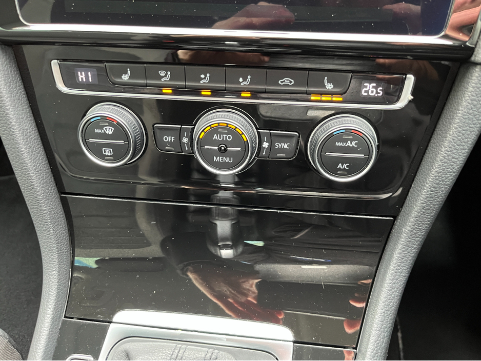 2018 Volkswagen Golf - image 17