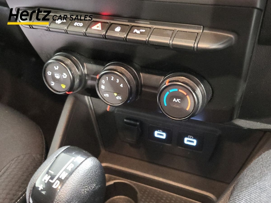 2023 Dacia Duster - image 20