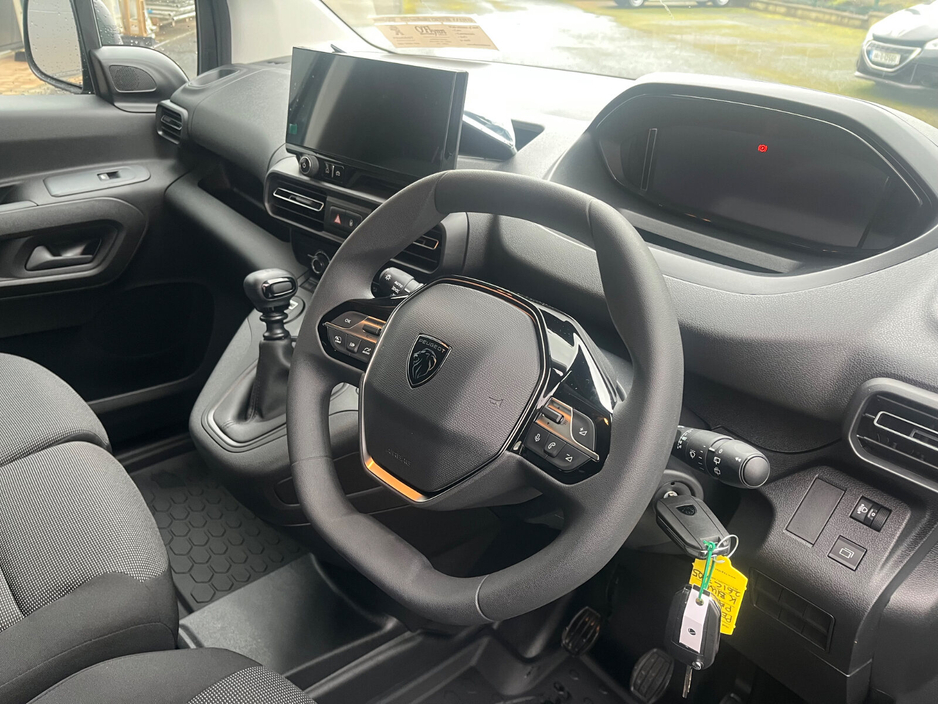 2026 Peugeot Partner  €23,400