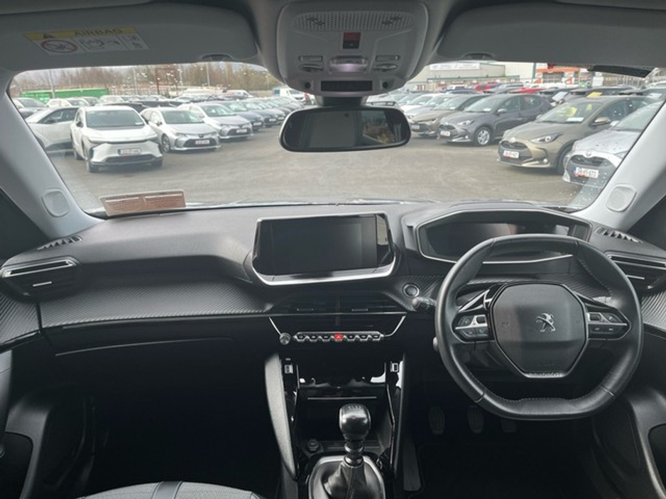 2022 Peugeot 2008 - image 8