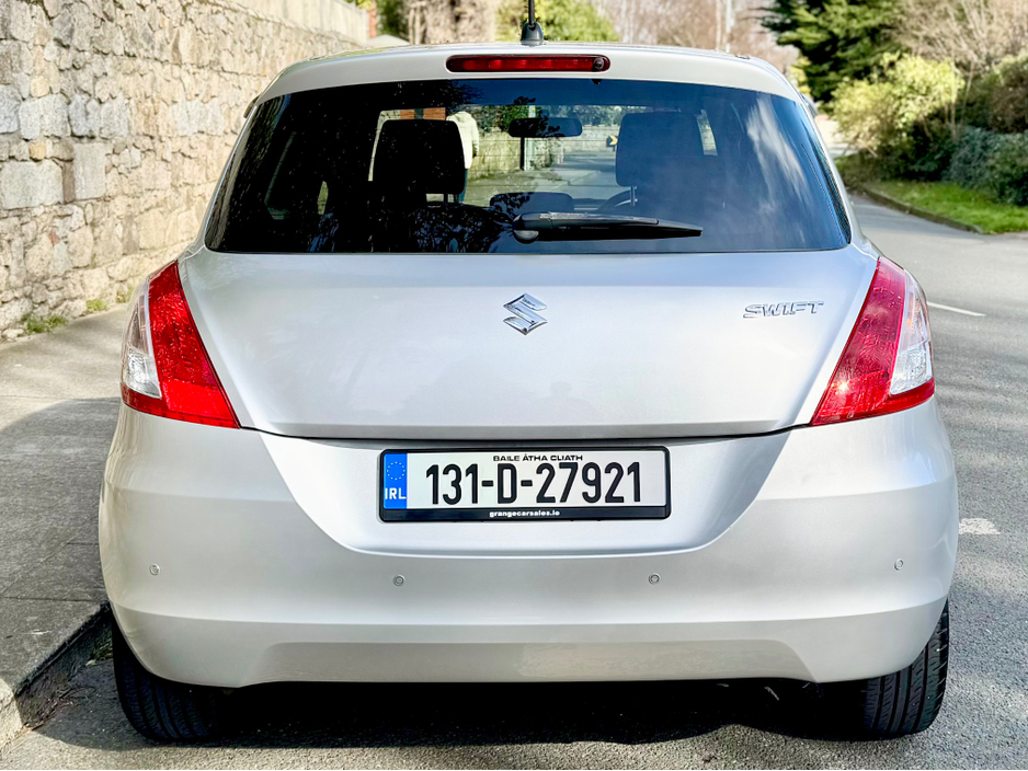 2013 Suzuki Swift - image 7