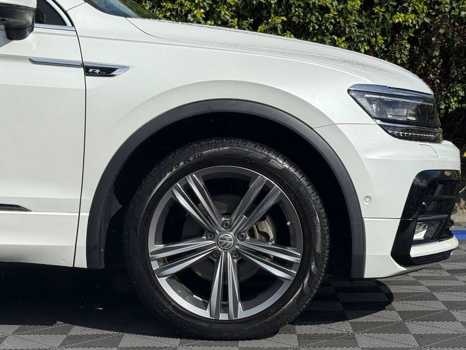 2018 Volkswagen Tiguan - image 9