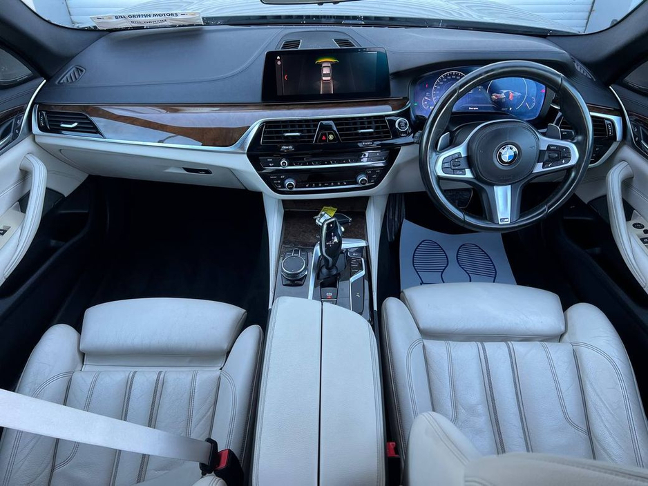 2019 BMW 5 Series 520d M-SPORT * READY TO DRIVE AWAY TODAY * // LEATHER HEATED SEATS // 19" M-SPORT ALLOYS // PARKING SENSORS FRONT & REAR €27,900