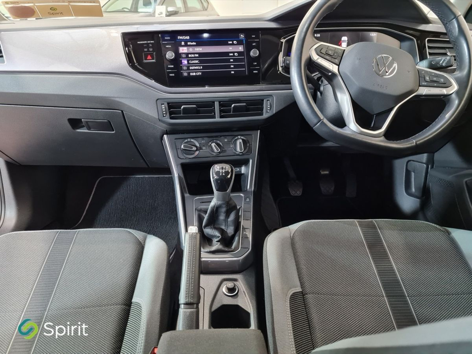 2023 Volkswagen Polo - image 4