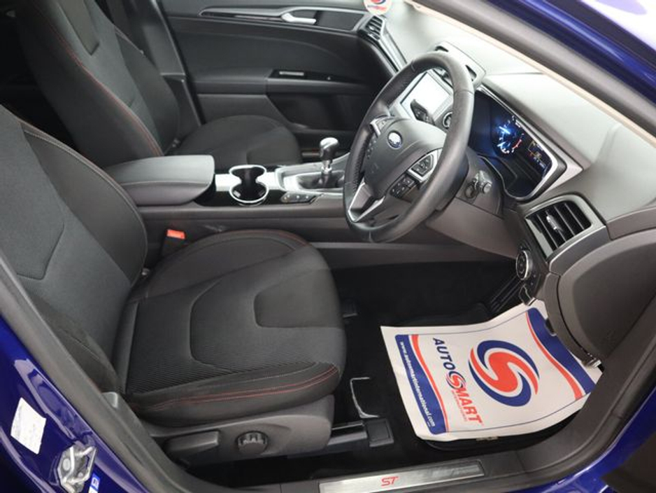 2017 Ford Mondeo - image 9