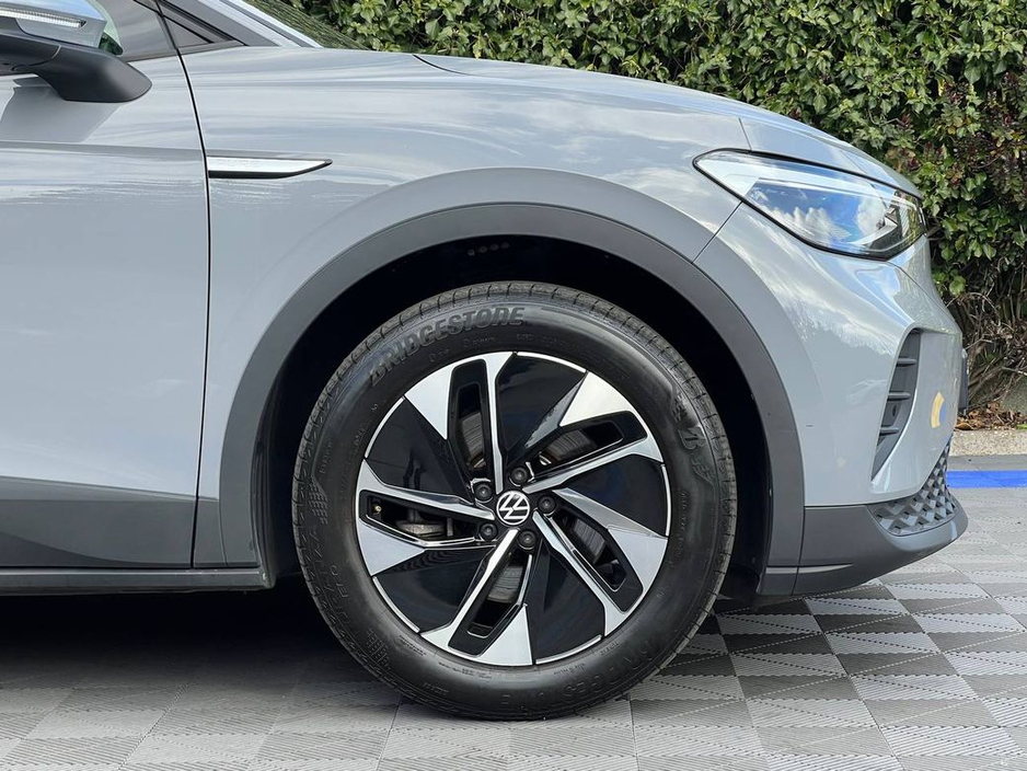 2023 Volkswagen ID.4 - image 9