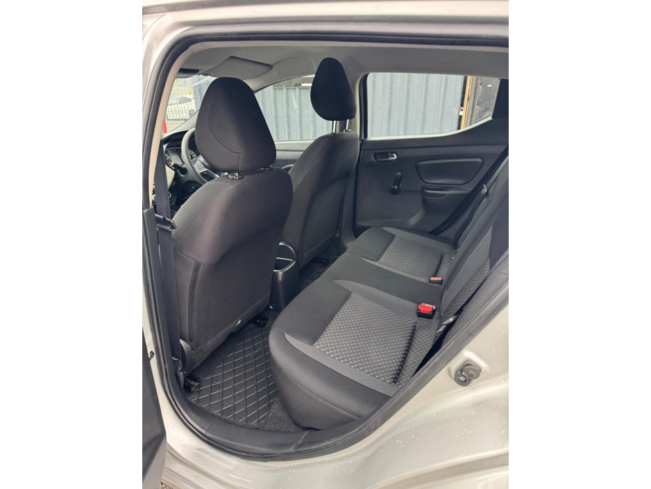 2021 Nissan Micra - image 8