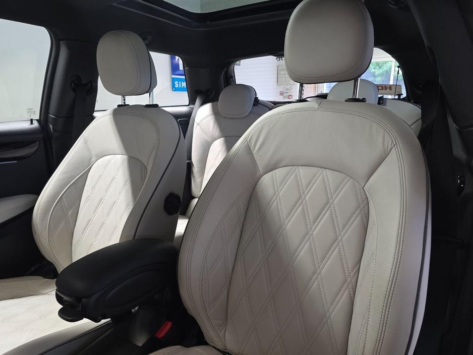 2024 MINI Cooper S - image 9