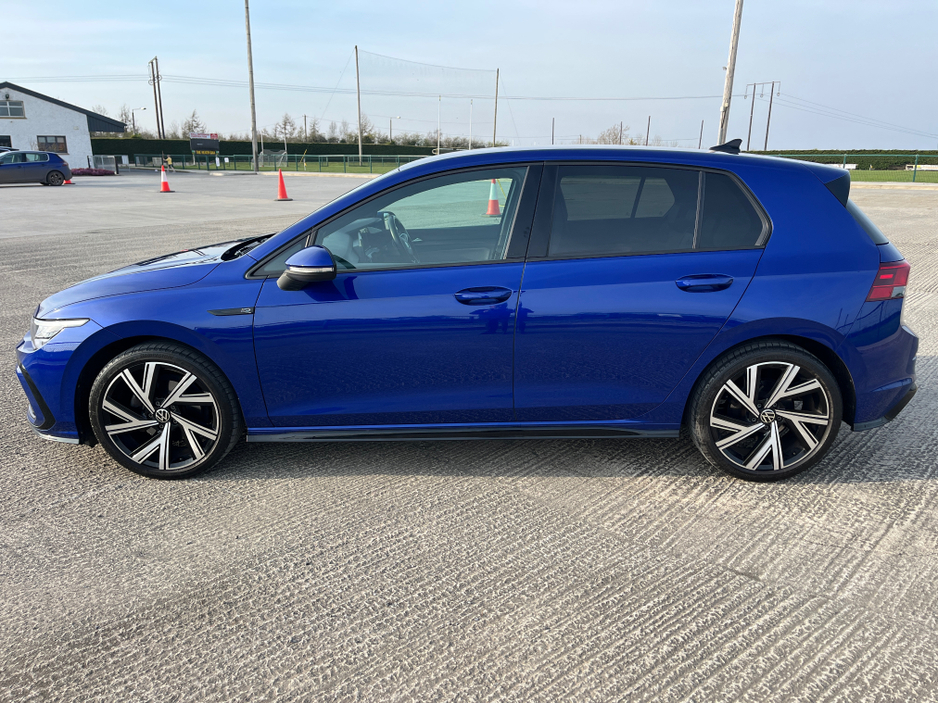 2022 Volkswagen Golf - image 9