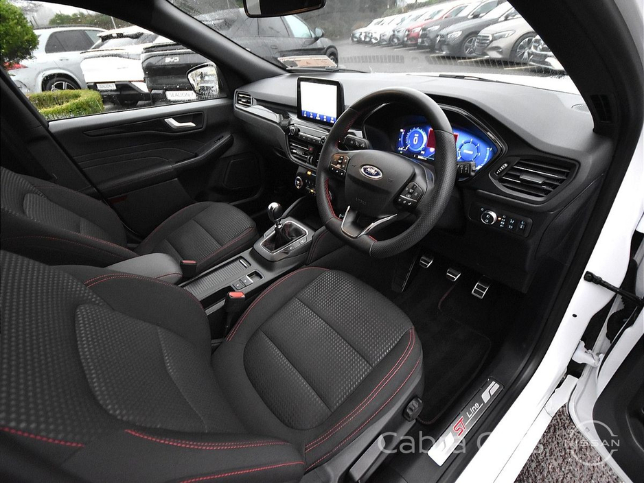 2022 Ford Kuga - image 9