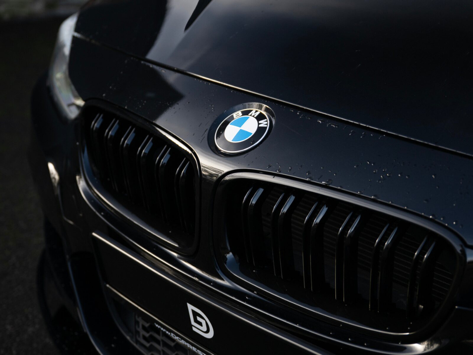 2015 BMW 3 Series - image 7