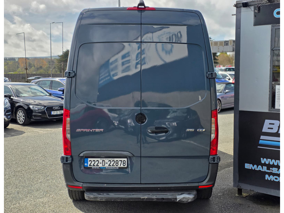 2022 Mercedes-Benz Sprinter - image 4