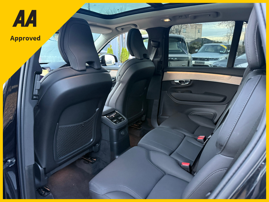 2025 Volvo XC90 - image 17