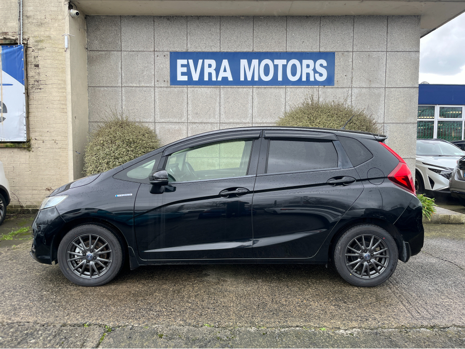 2018 Honda Fit AUTOMATIC HYBRID 1.5 PETROL //HALF LEATHER SEATS//REVERSE CAMERA//KEYLESS ENTRY//ADAPTIVE CRUISE CONTROL// €13,950