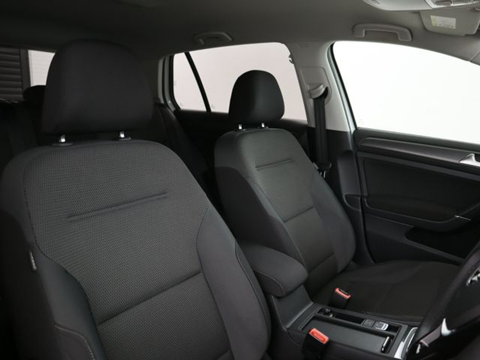 2017 Volkswagen Golf - image 10