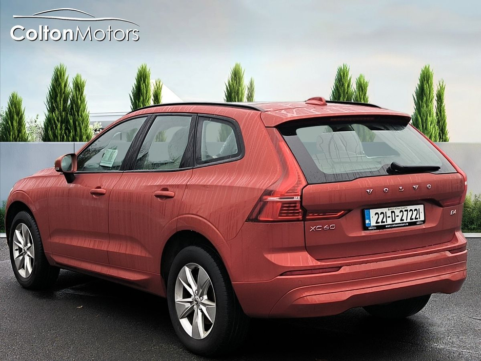 2022 Volvo XC60 - image 2
