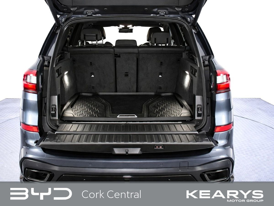 2020 BMW X5 - image 21