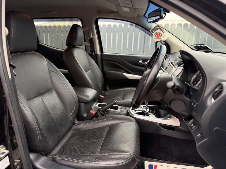 2019 Nissan Navara - image 19