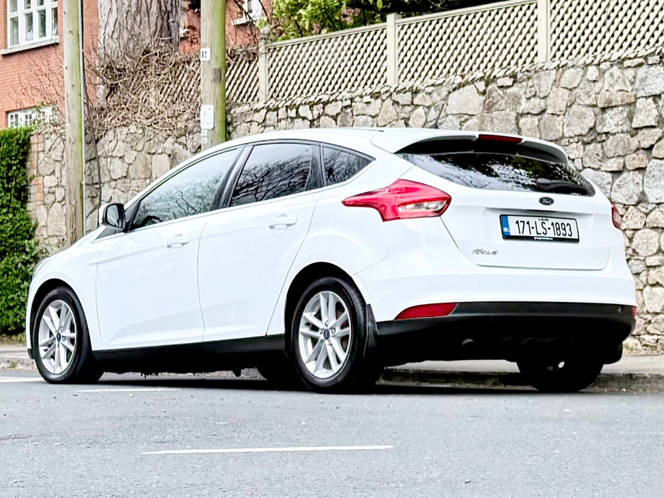 2017 Ford Focus - image 7